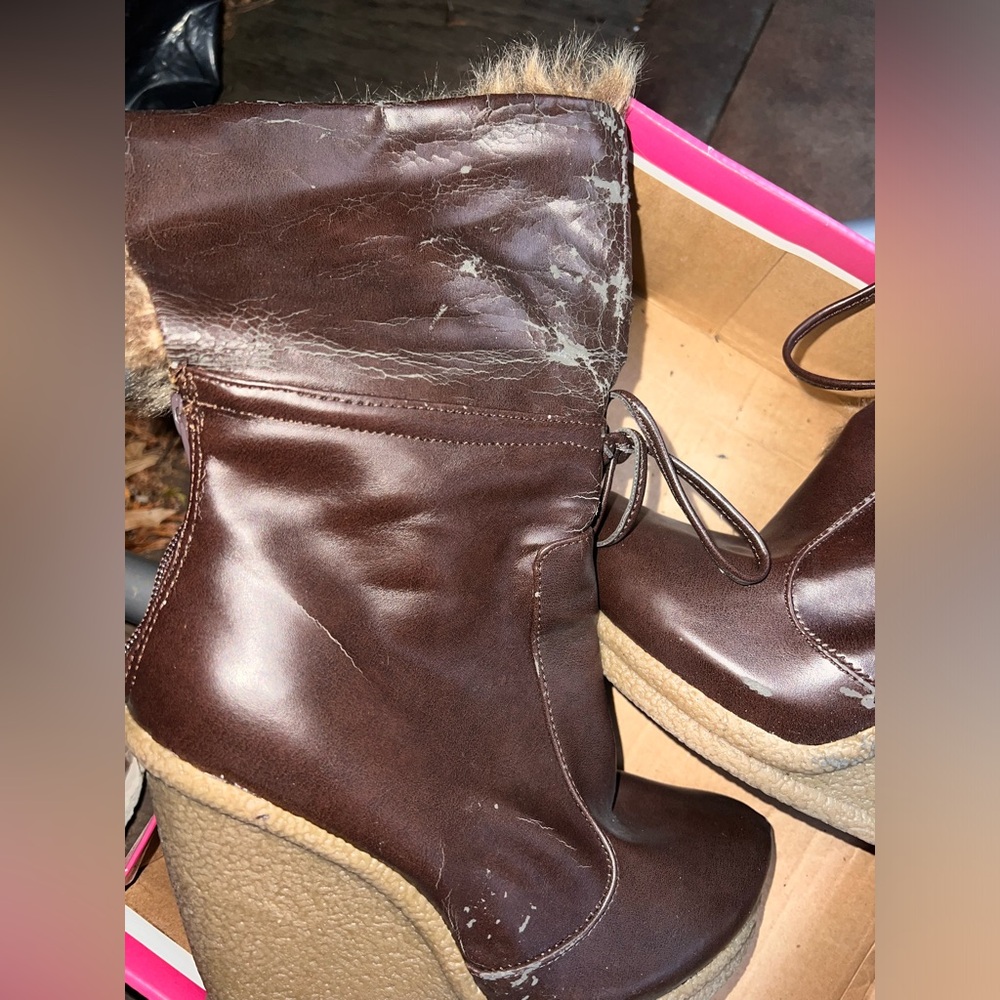 Faux fur gold down booties with tie pompoms π - Picture 10 of 12